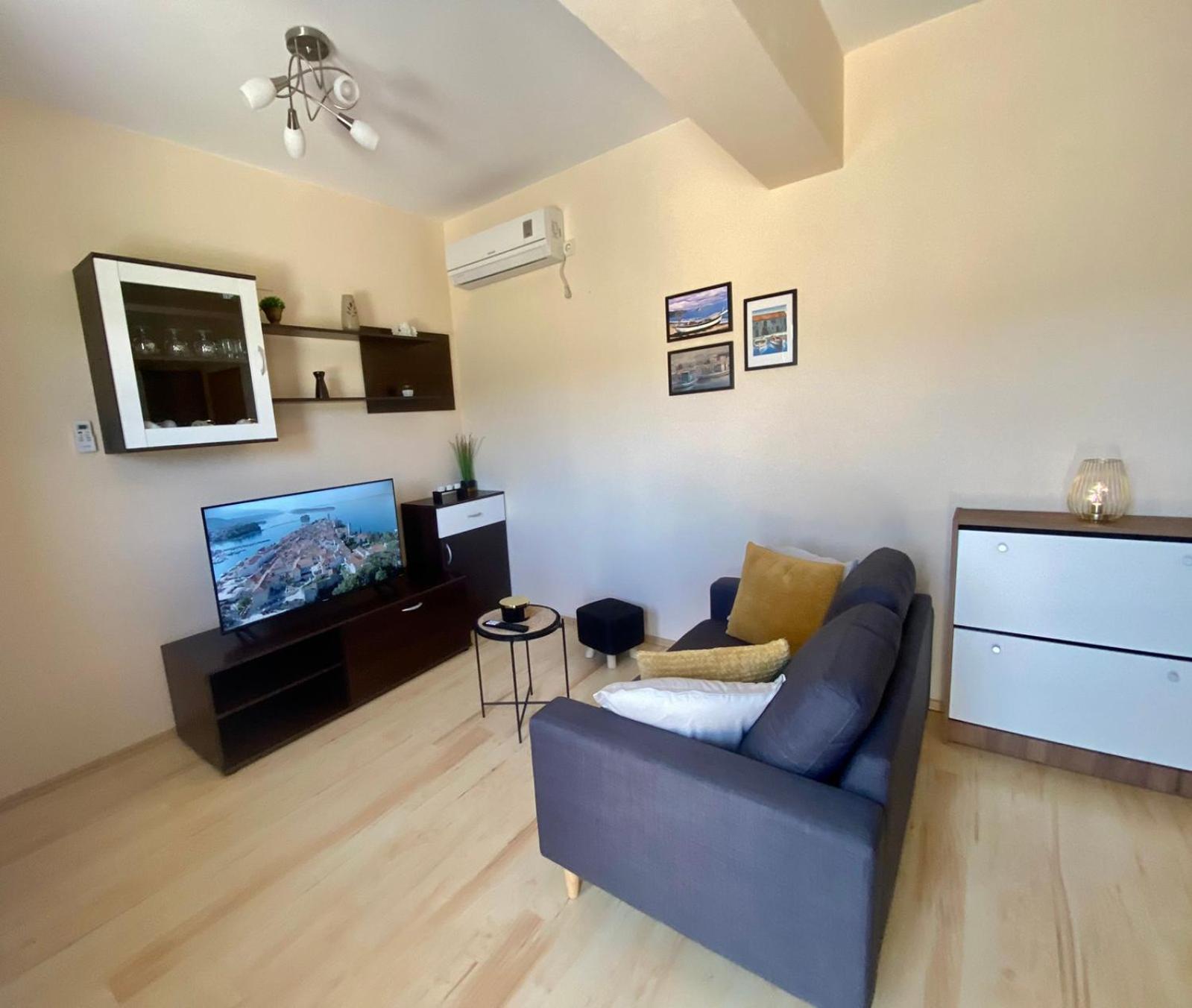 Apartmani Franciska Раб Екстер'єр фото