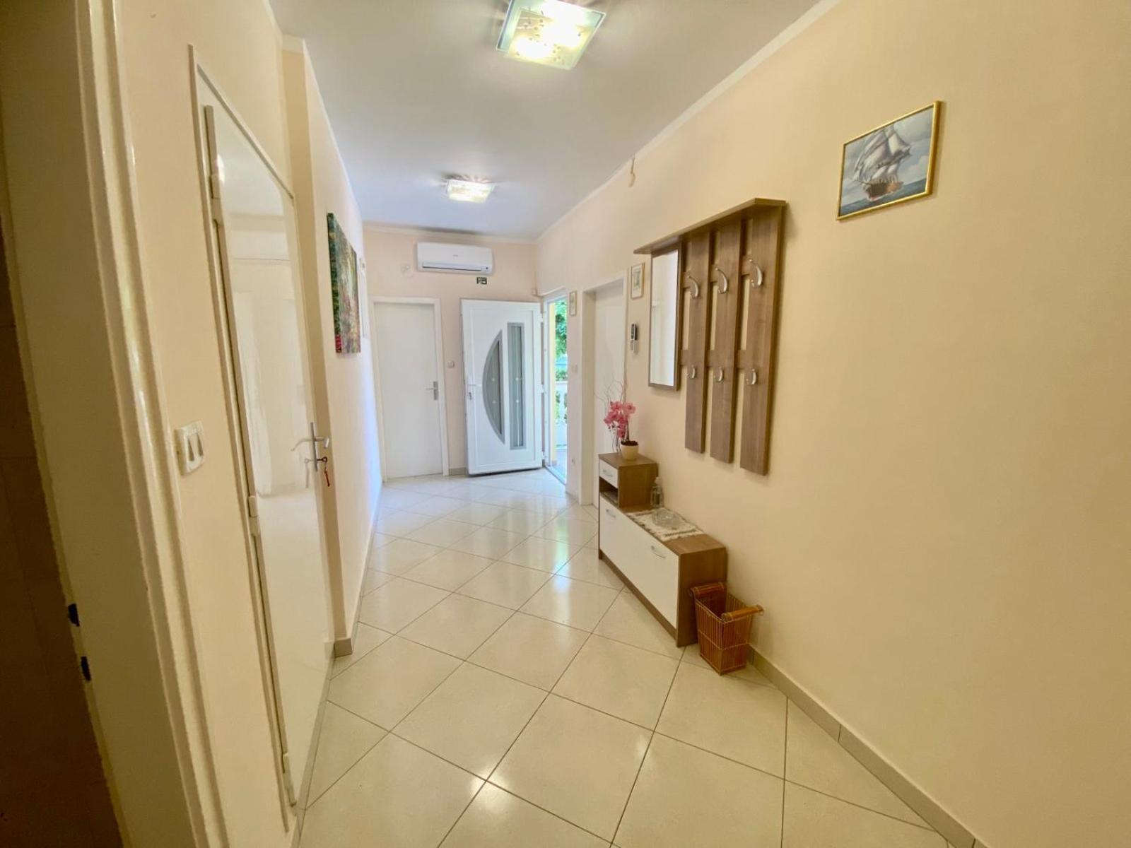 Apartmani Franciska Раб Екстер'єр фото