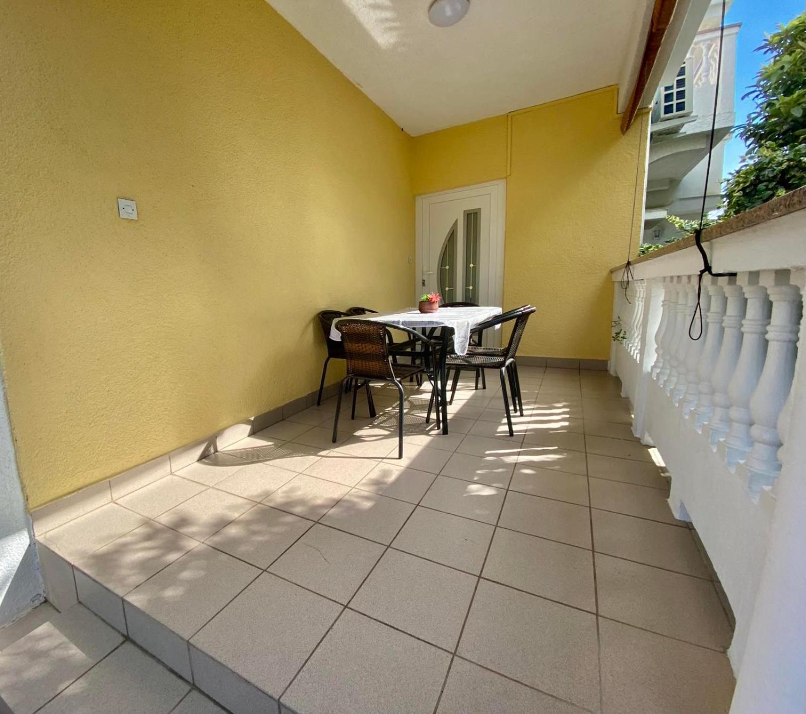 Apartmani Franciska Раб Екстер'єр фото